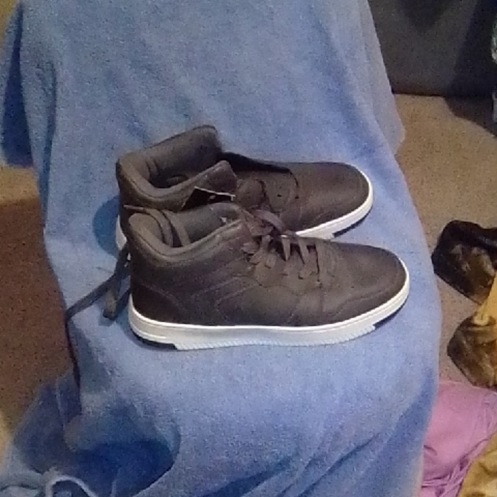 Art Class Men's Black and White Sneakers